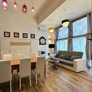https://relais-romagnosi-sauna-piazza-del-popolo-6-posti.it-romehotels.com